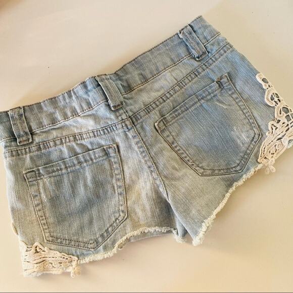 3/$20 FOREVER 21 Blue White Wash Lace Cut Off Denim Jean Mini Frayed Shorts 24 - Picture 4 of 6